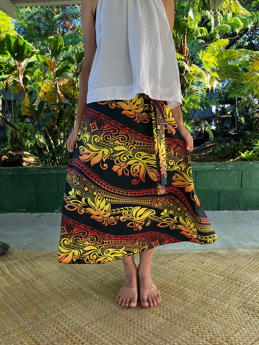 ラップスカート・ブラック&レッドタパ/ポリコットン