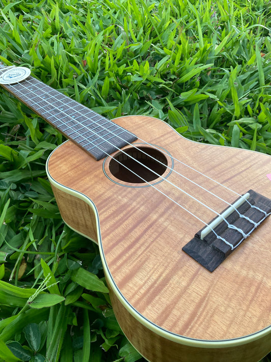 Leolani Soprano Ukulele w/soft case