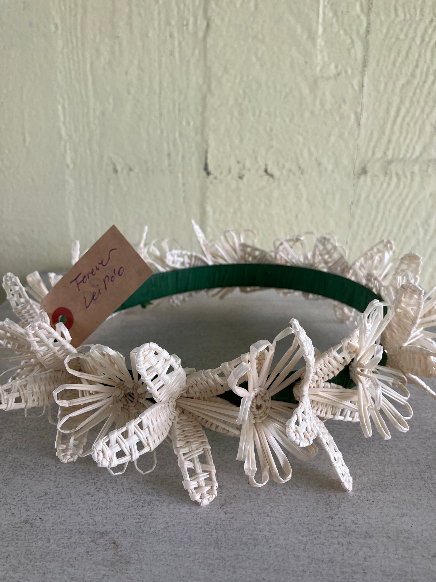 Forever Lei Poʻo - White Petals