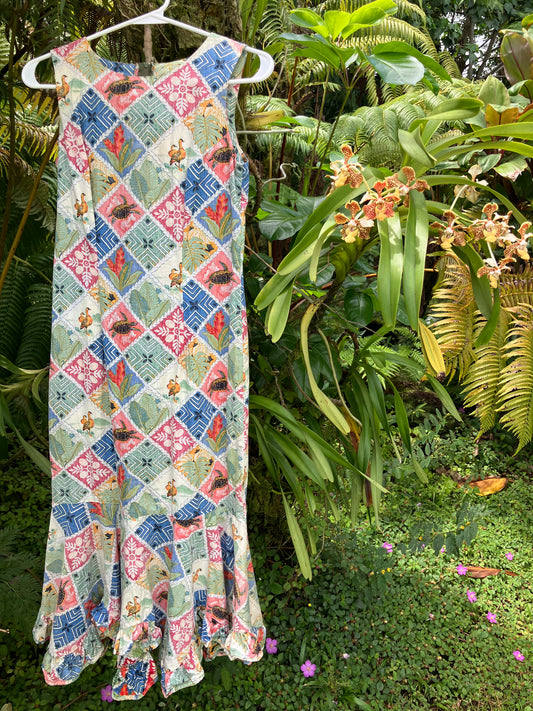 Hilo Hattie Vintage Muʻumuʻu Quilt Print