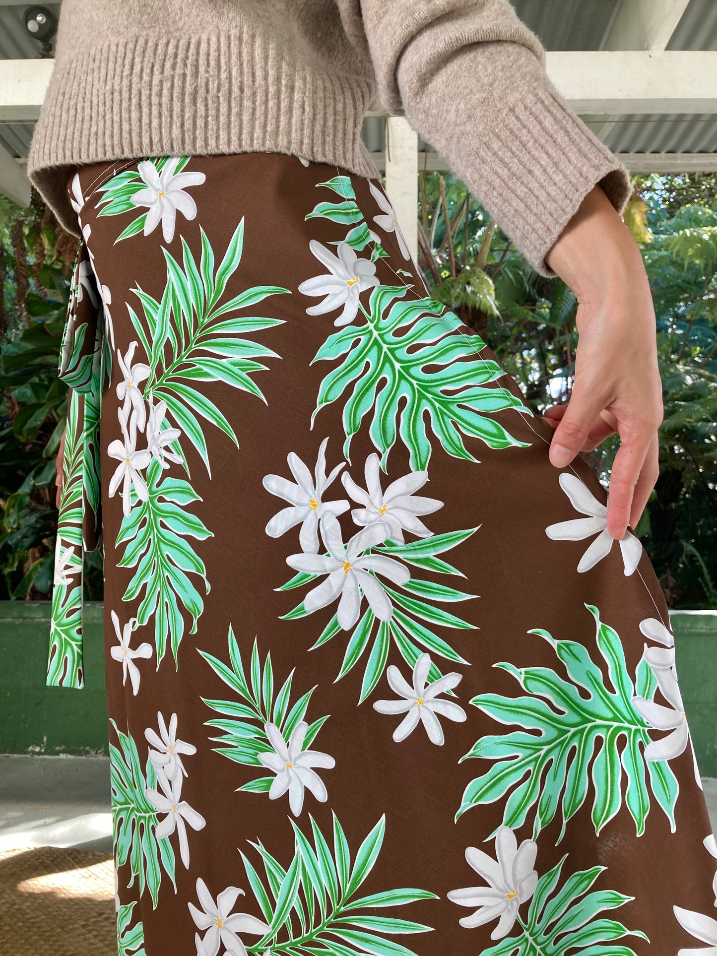 Hawaiian Wrap Skirt - Brown Tiare