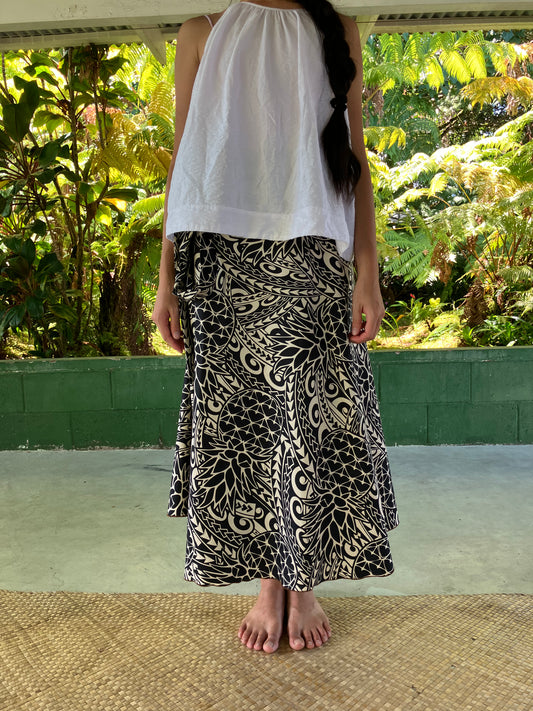 Hawaiian Wrap Skirt -Black Pinapple/ Cotton 100%