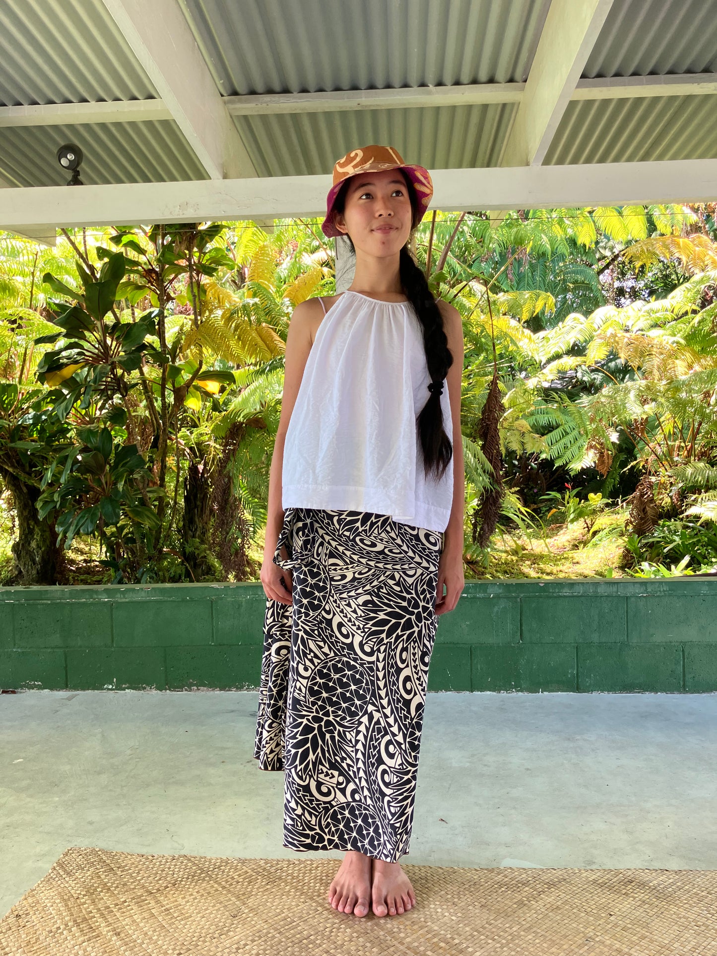 Hawaiian Wrap Skirt -Black Pinapple/ Cotton 100%