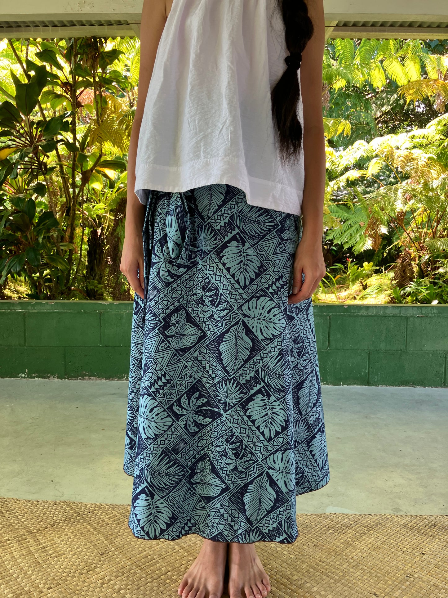 Hawaiian Wrap Skirt -Blue leaf square/ Cotton 100%