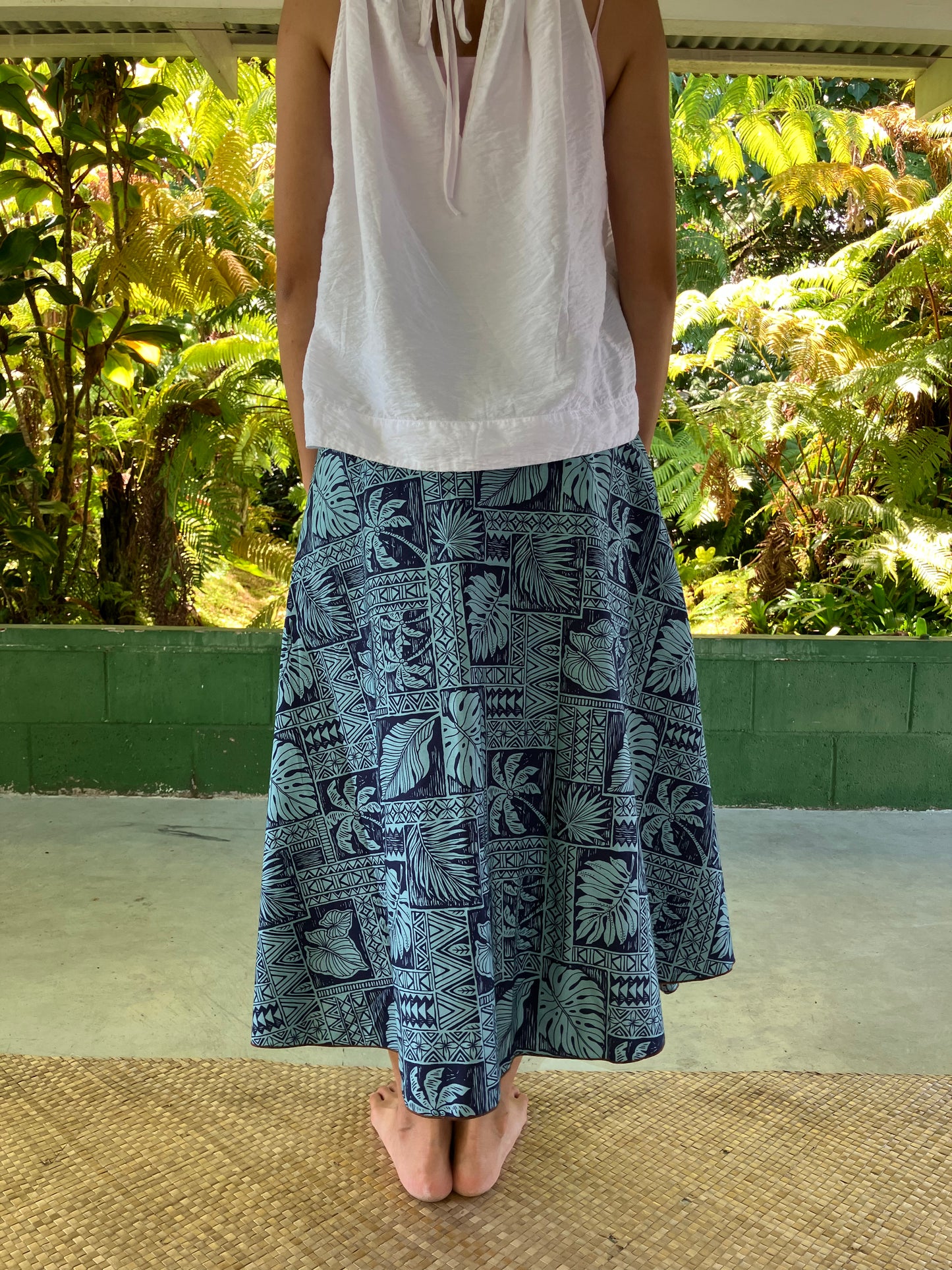 Hawaiian Wrap Skirt -Blue leaf square/ Cotton 100%