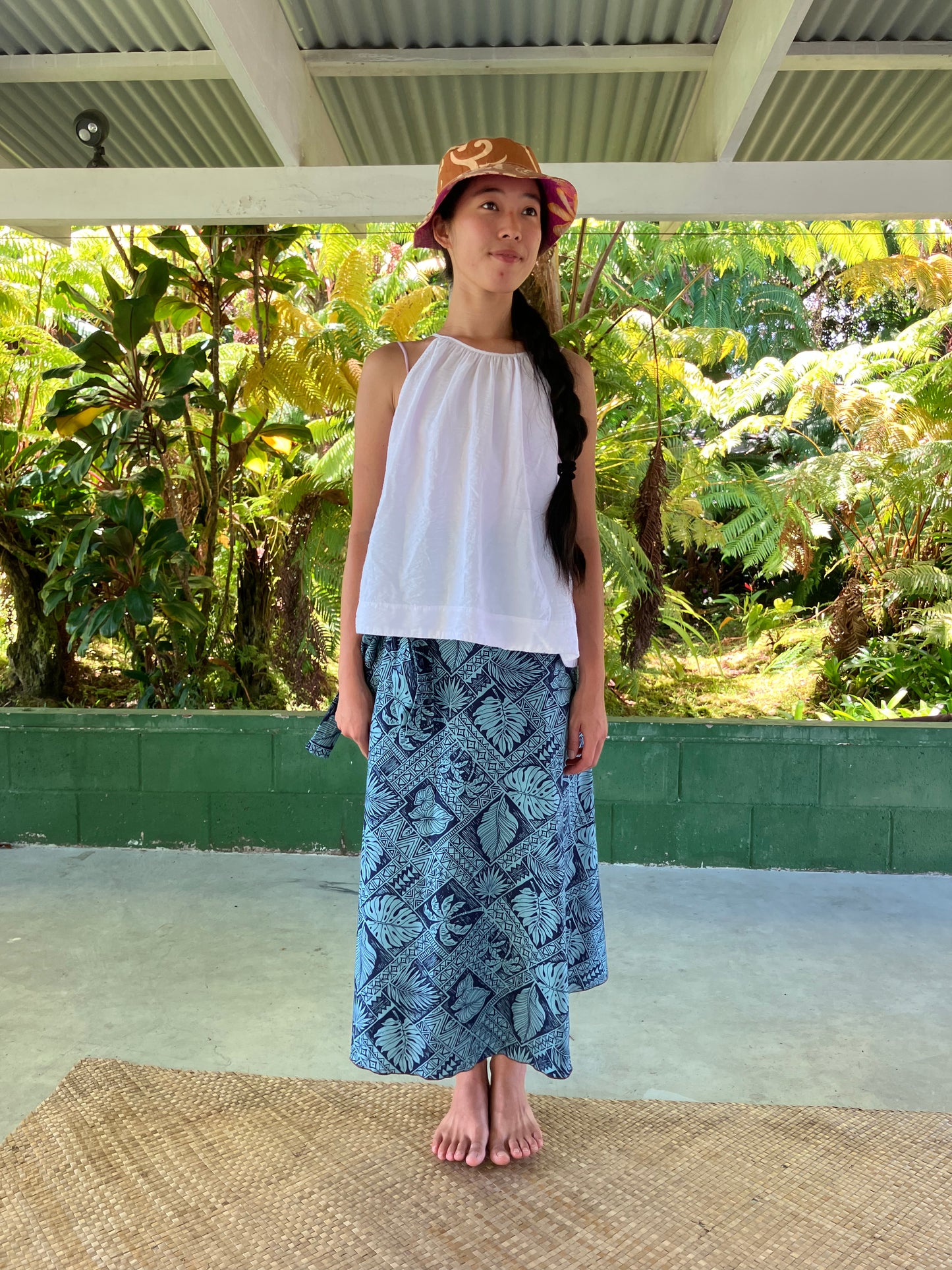 Hawaiian Wrap Skirt -Blue leaf square/ Cotton 100%