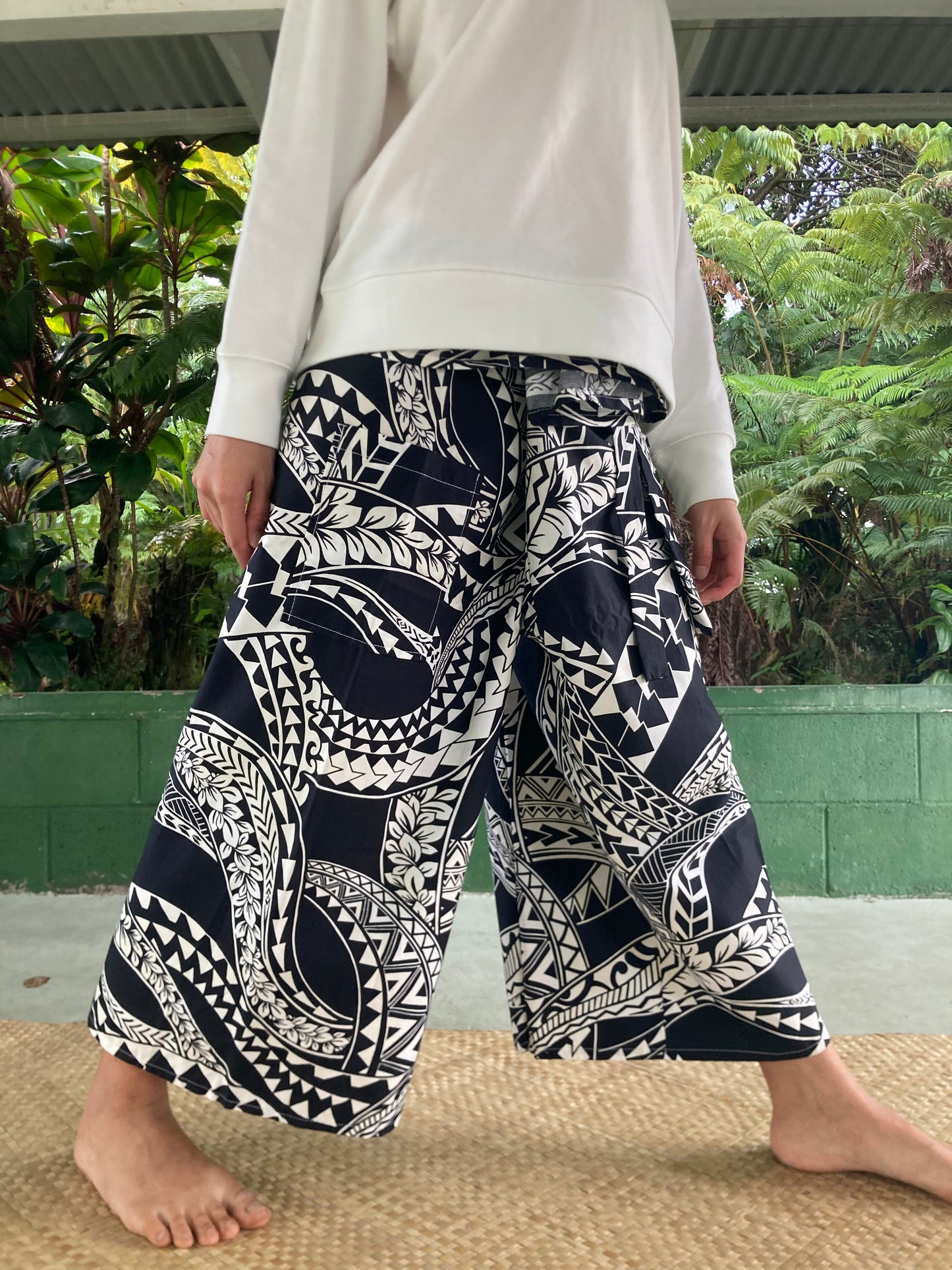 Hawaiian Pants・Black Heʻe /Cotton 100%