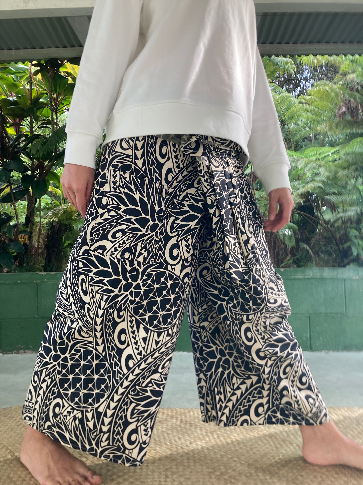 Hawaiian Pants・Tapa Pinapple (Black) /Cotton 100%