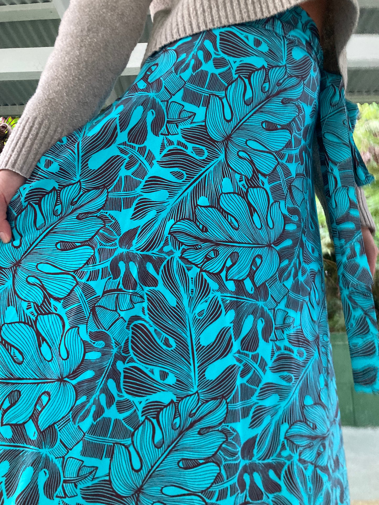 Hawaiian Wrap Skirt -Aqua Lauaʻe (Cotton 100%)