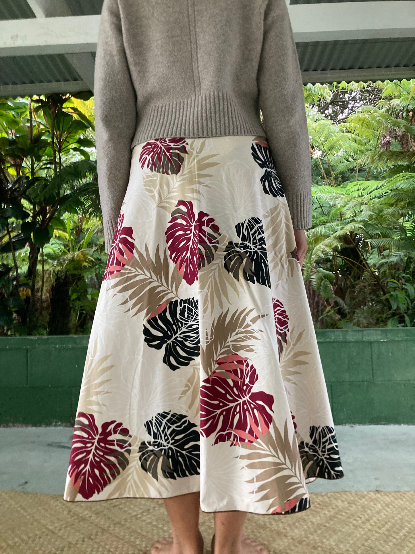 Hawaiian Wrap Skirt -Cream Monstera (Cotton 100%)