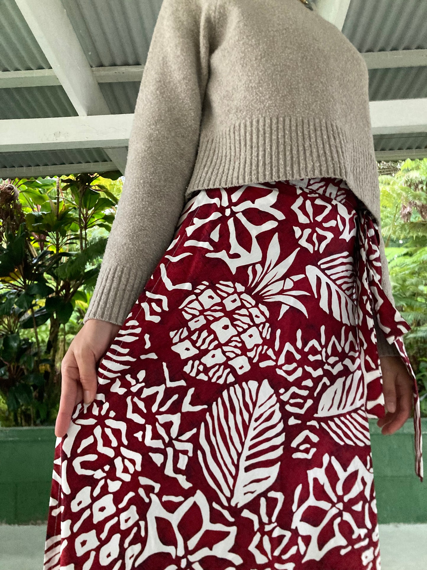 Hawaiian Wrap Skirt -Red Pinapple(Cotton 100%)