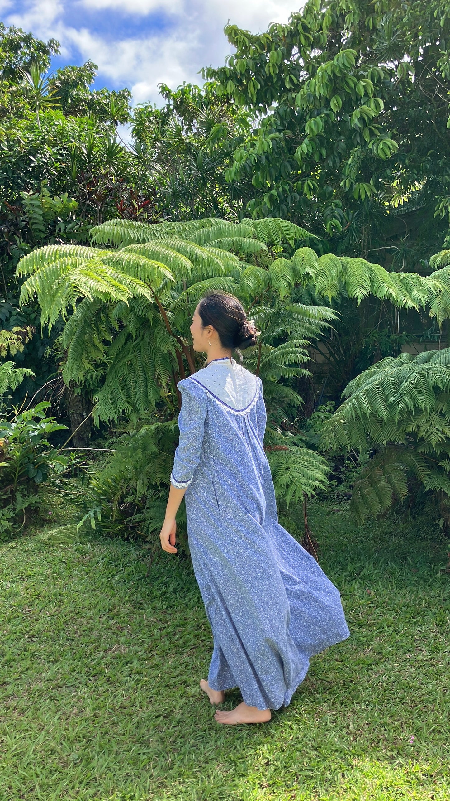 Bete Inc. Hawaii Vintage Muʻumuʻu Blue