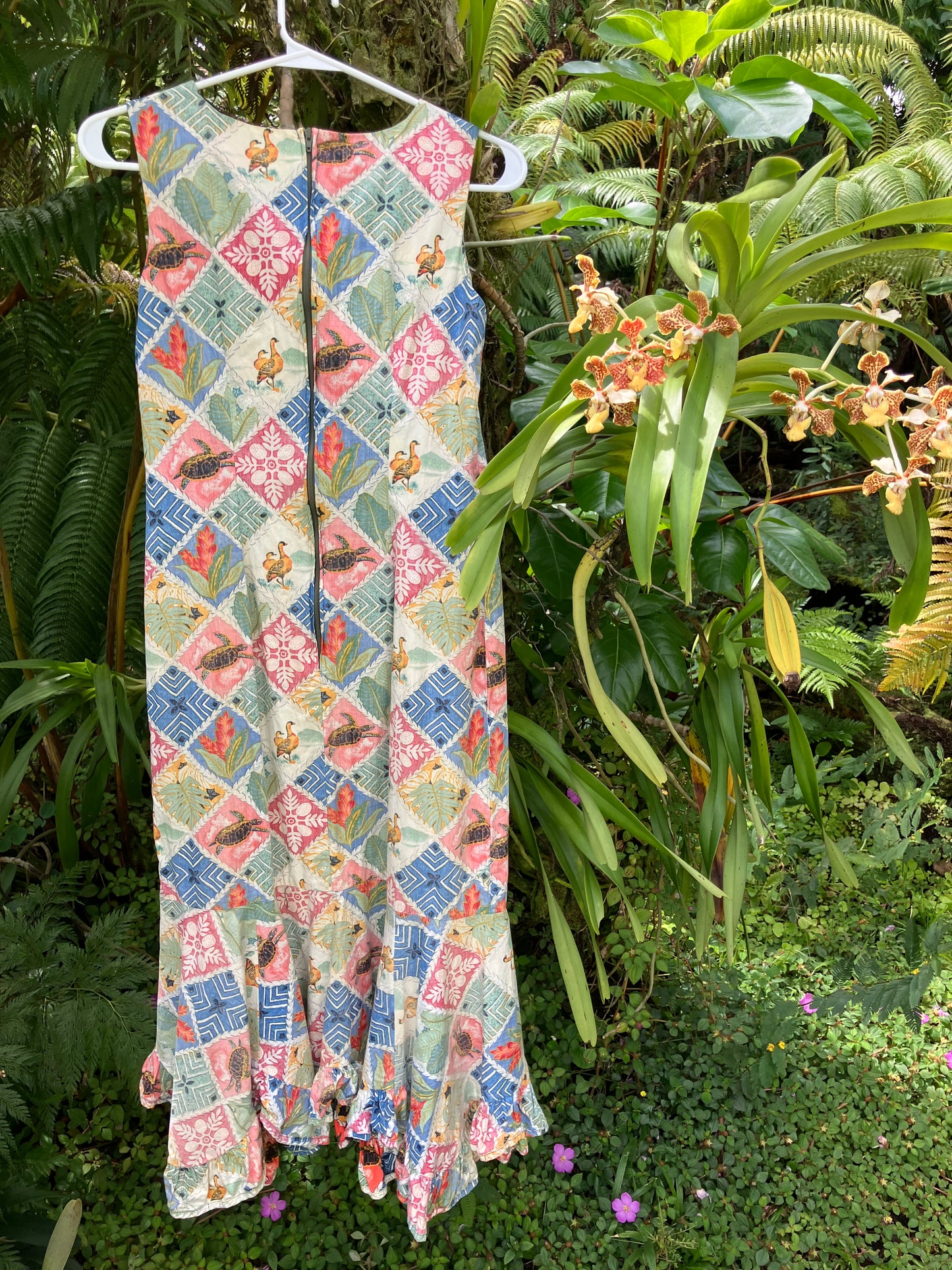 Hilo Hattie Vintage Muʻumuʻu Quilt Print