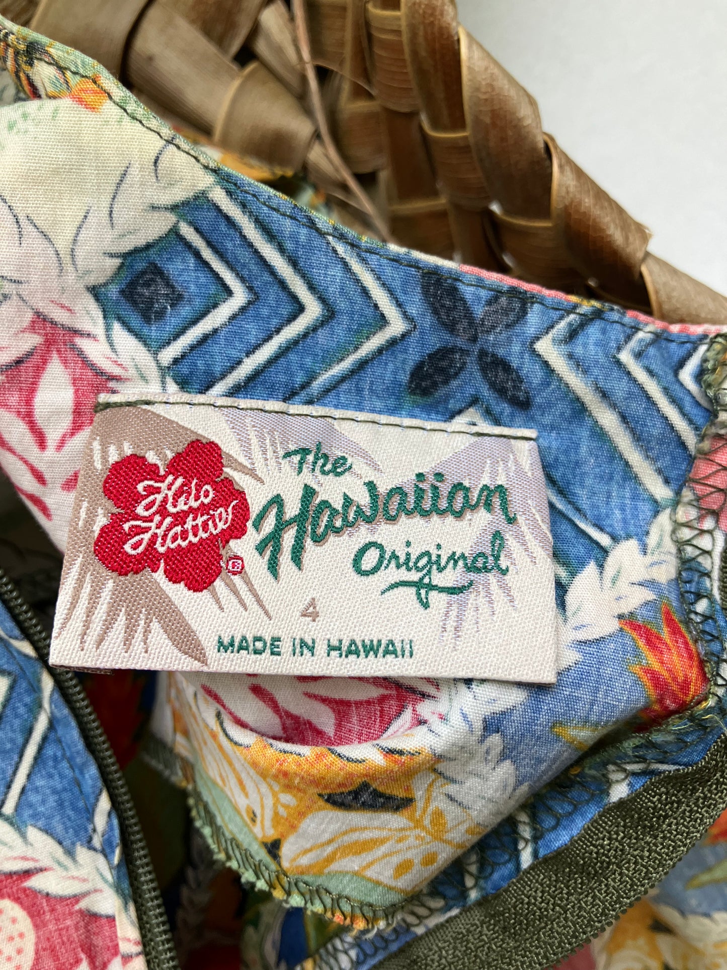 Hilo Hattie Vintage Muʻumuʻu Quilt Print