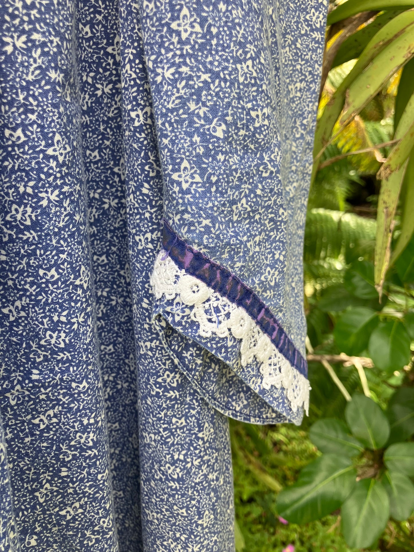 Bete Inc. Hawaii Vintage Muʻumuʻu Blue