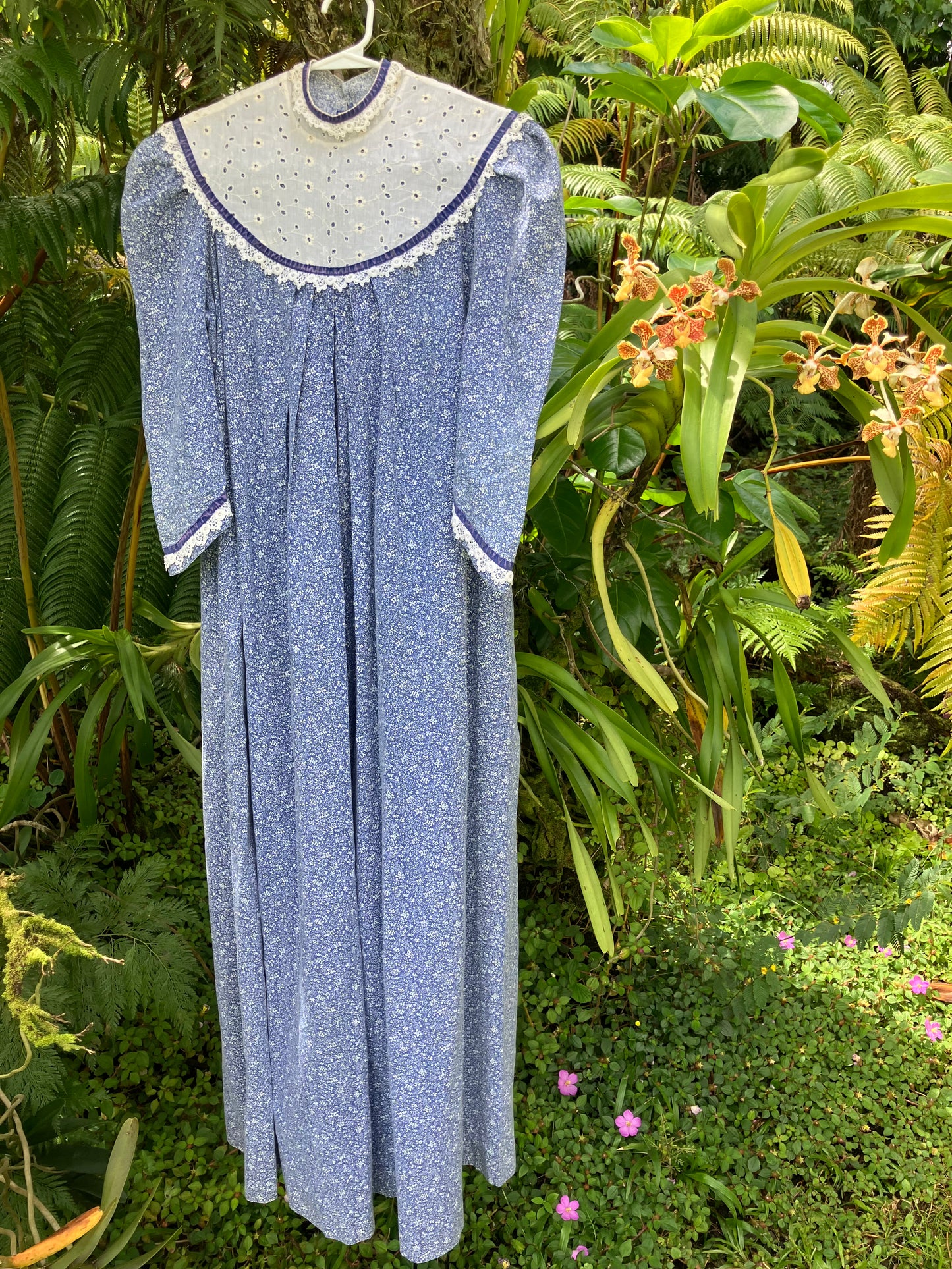 Bete Inc. Hawaii Vintage Muʻumuʻu Blue