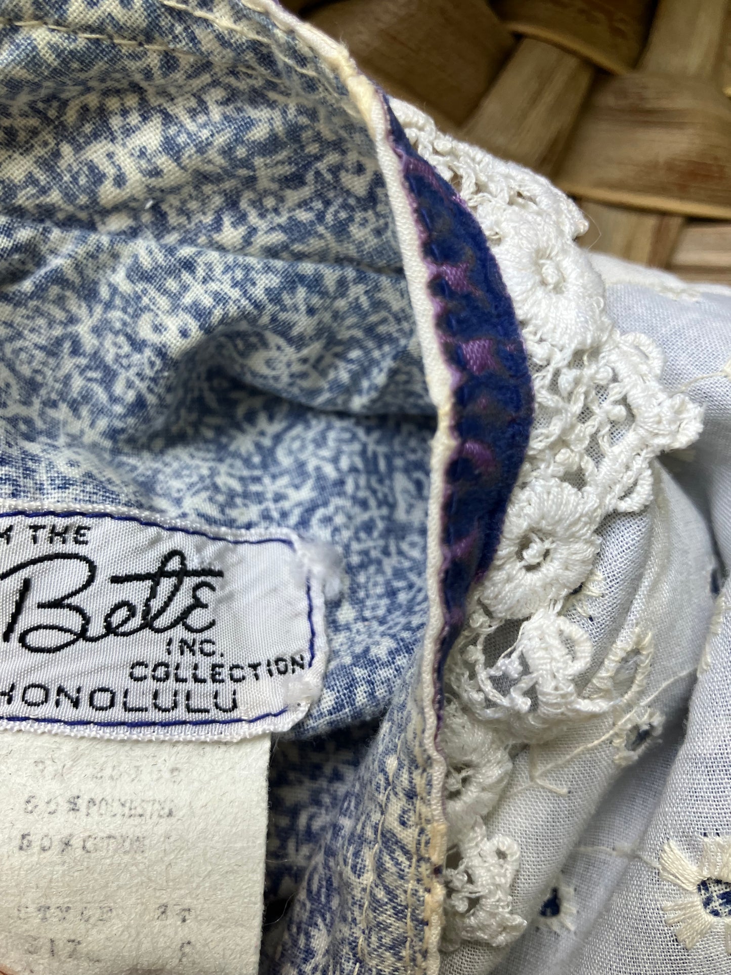 Bete Inc. Hawaii Vintage Muʻumuʻu Blue