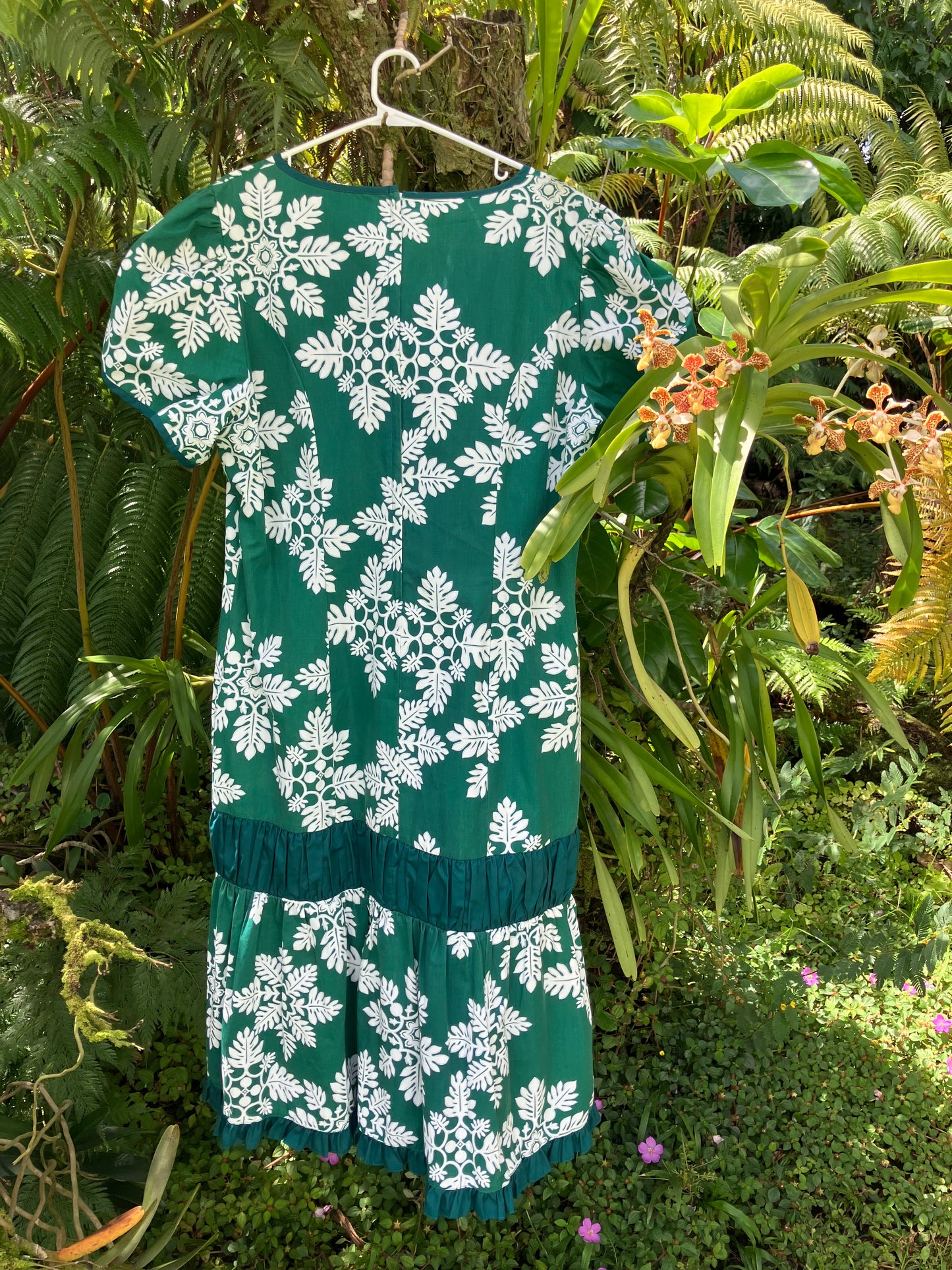 The Hana Hou Collection By Jane M Vintage Muʻumuʻu Green