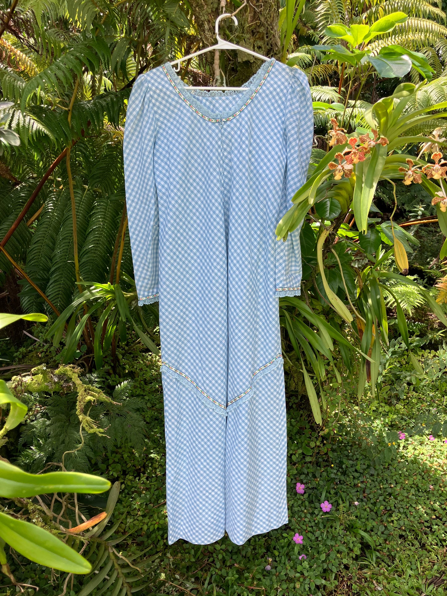 Tagless Wonder (Handmade?)