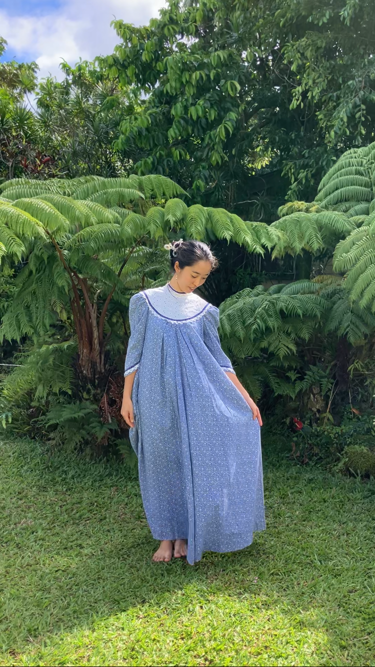 Bete Inc. Hawaii Vintage Muʻumuʻu Blue