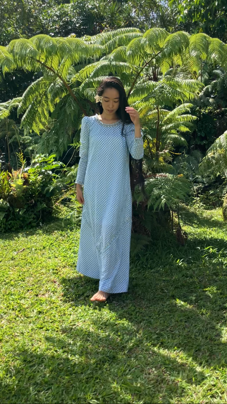 Tagless Wonder (Handmade?)