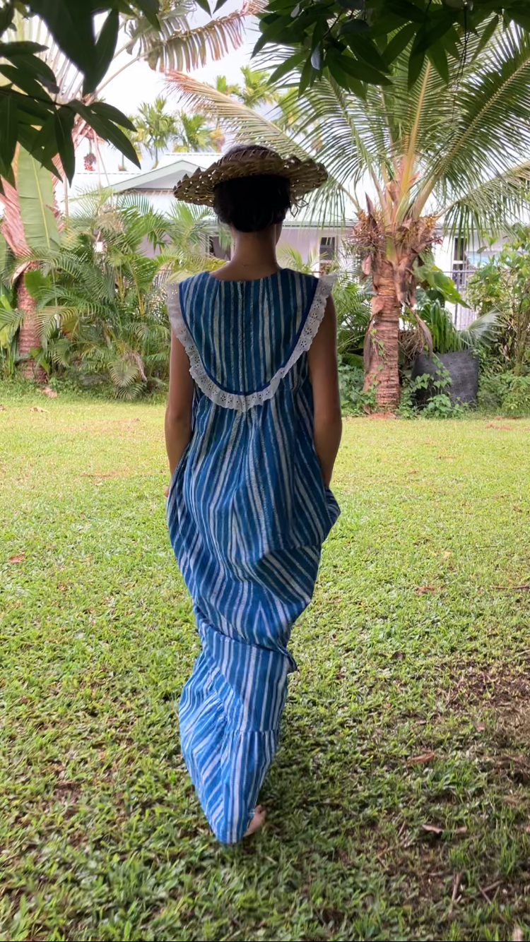 Liberty House of Hawai'i Muʻumuʻu Blue Stripe