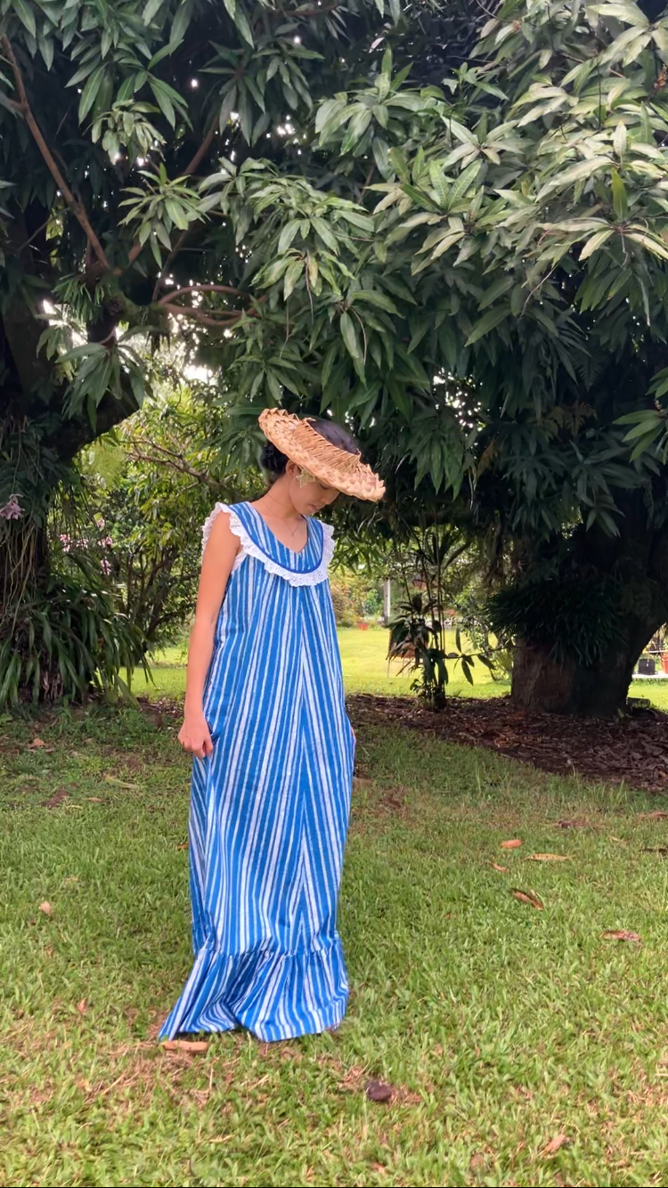 Liberty House of Hawai'i Muʻumuʻu Blue Stripe
