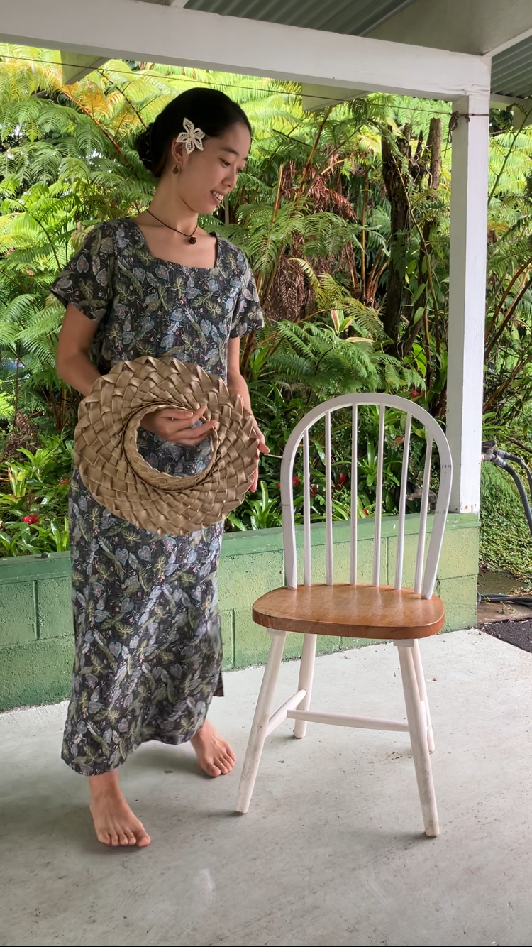 Reyn Spooner Square neck Muʻumuʻu Black