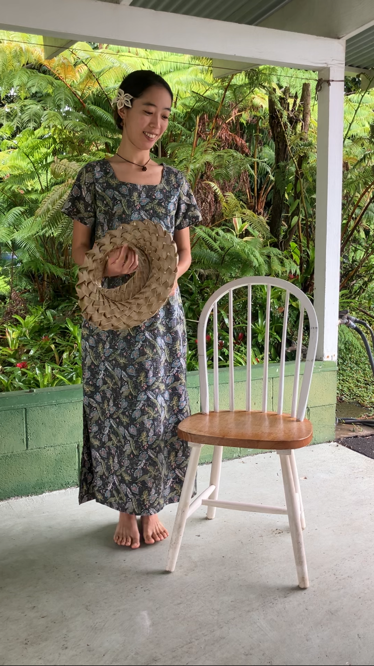 Reyn Spooner Square neck Muʻumuʻu Black