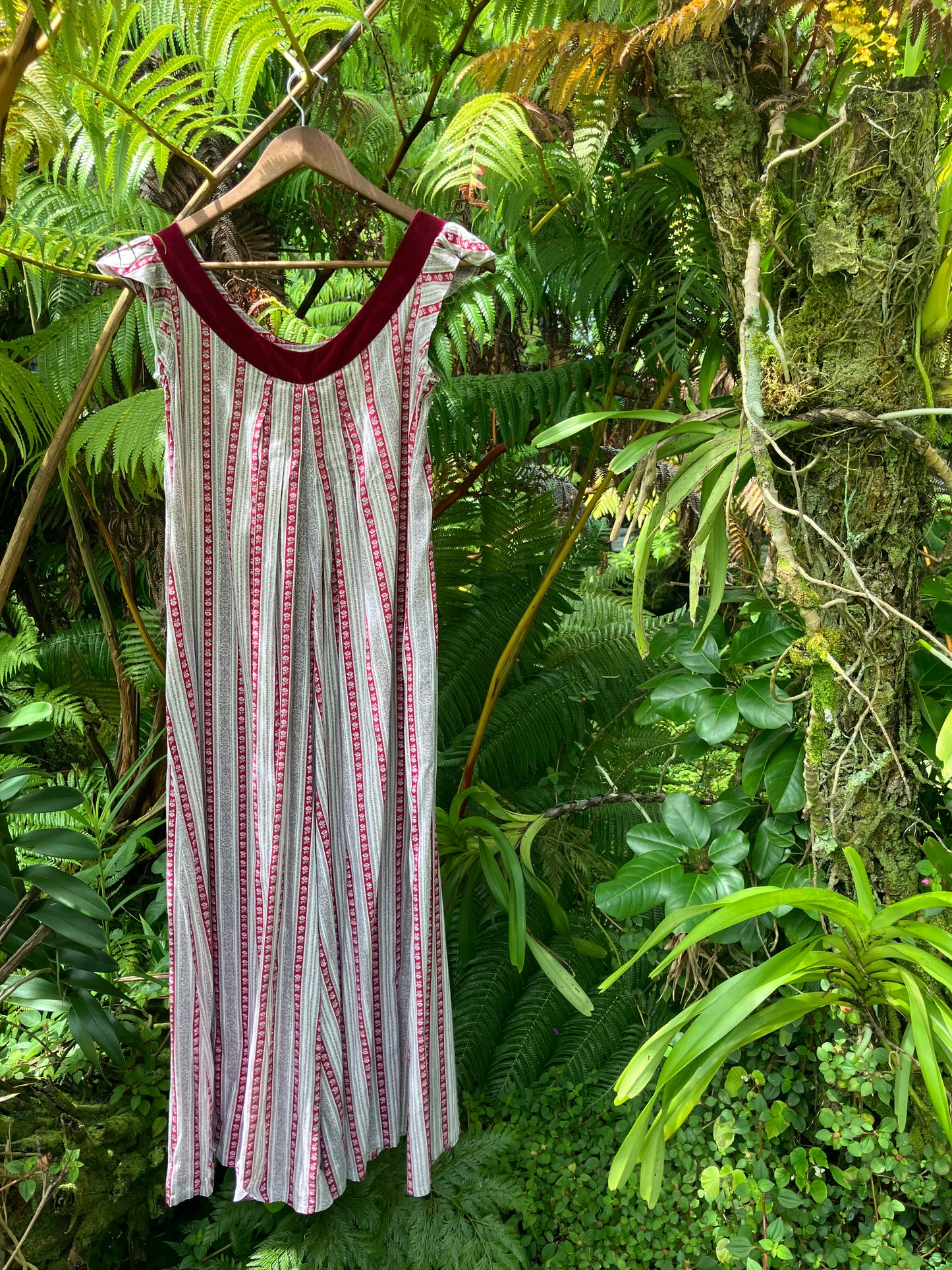 Bete Inc. Collection Honolulu Muʻumuʻu Crimson