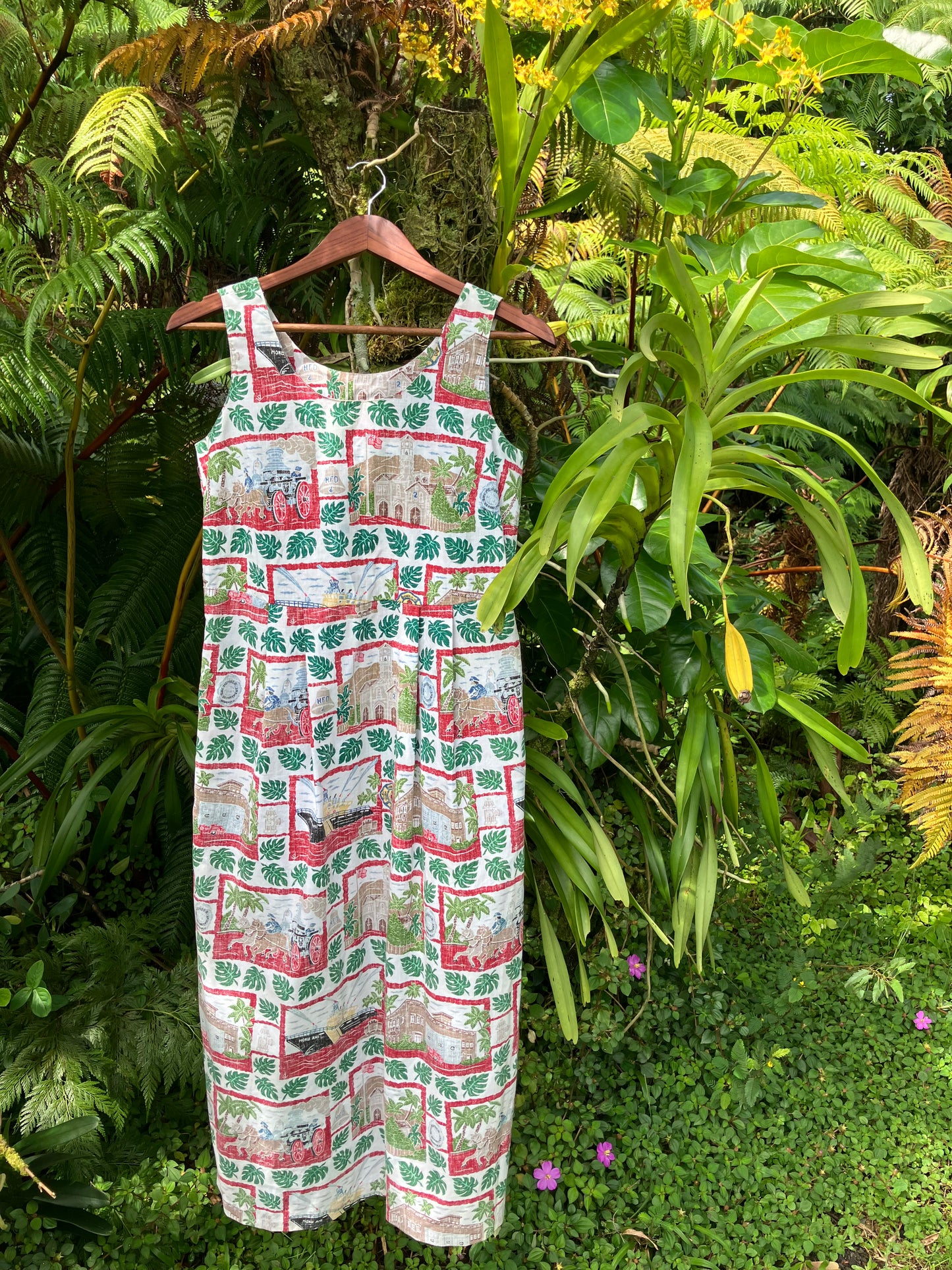 Detrich Varez Collection by Reyn Spooner Sleeveless Muʻumuʻu Red