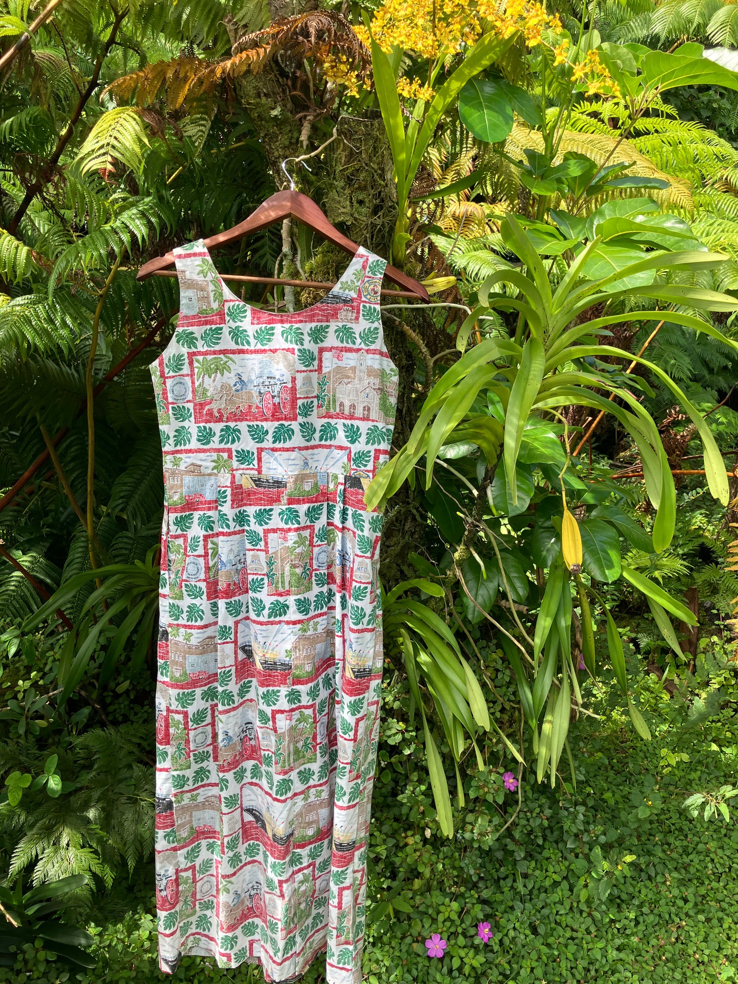 Detrich Varez Collection by Reyn Spooner Sleeveless Muʻumuʻu Red