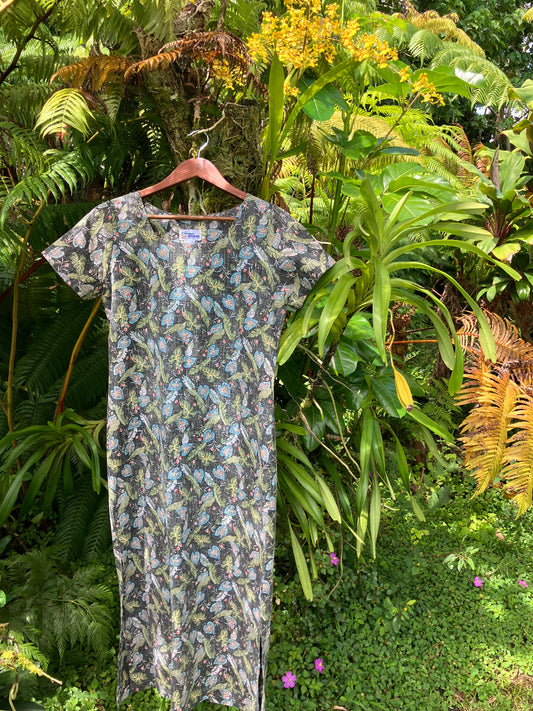 Reyn Spooner Square neck Muʻumuʻu Black