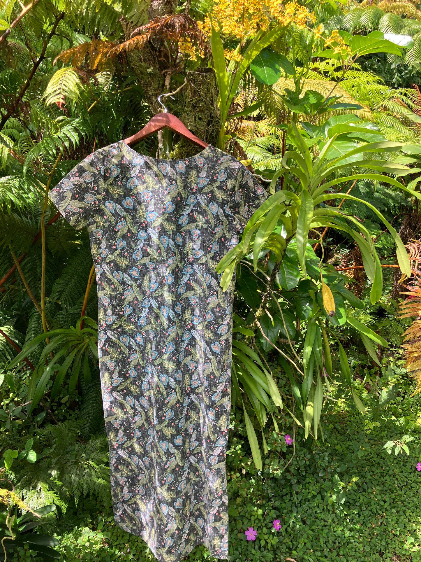 Reyn Spooner Square neck Muʻumuʻu Black