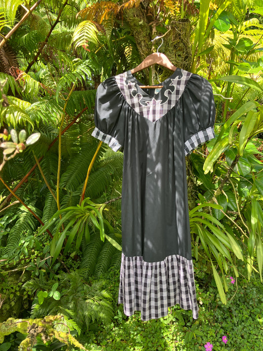 Lucky You Palaka Muʻumuʻu Black